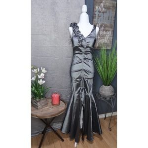 Matallic Grey mermaid prom dress🧜🏼‍♀️